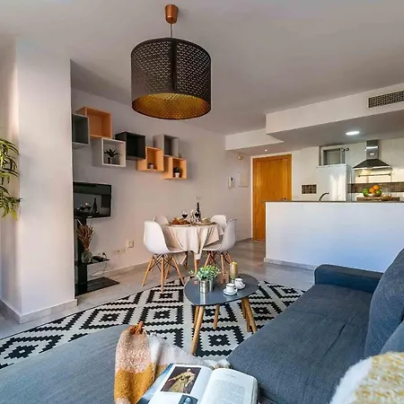 Apartment Carlos Haya Beautiful With Parking
